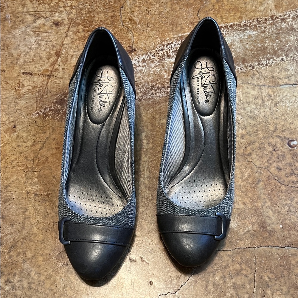 Life Stride Women's Black and Gray Heels